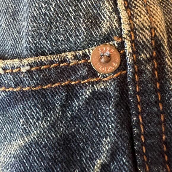 FREE PEOPLE for UO Cut-off Denim Shorts in Dark Blue Size 27 = 4 - Picture 6 of 10